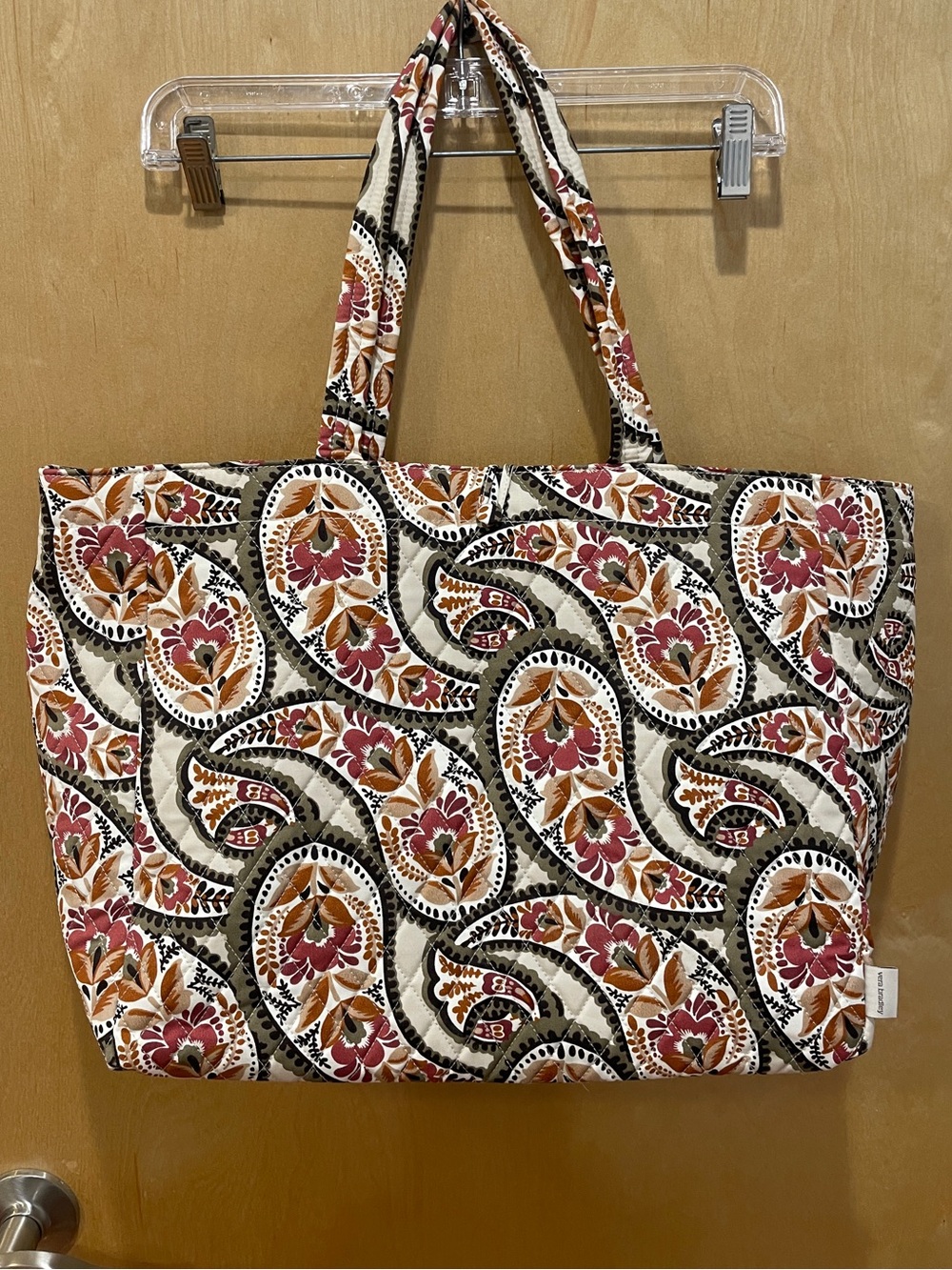 Vera Bradley Hathaway Tote Bag
Blooming Paisley NWOT - Picture 3 of 8